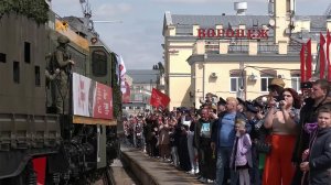 В Воронеже встретили бронепоезд "Волга", ставший в праздник передвижной выставочной экспозицией.