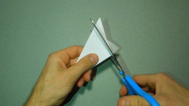 Как сделать снежинку из бумаги на новый год