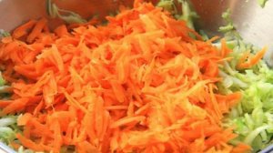 Витаминный салат из свежей капусты