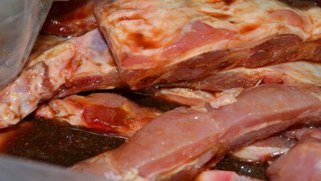 Свиные ребрышки в маринаде