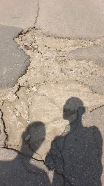 вот это яма опасна штырями.17 кв возле бани Тольятти