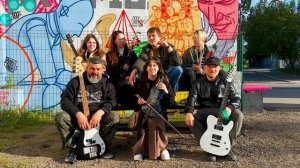 У нас финальные репетиции перед концертом в Москве. Осталось шесть дней!
Из метро 🏴☠️