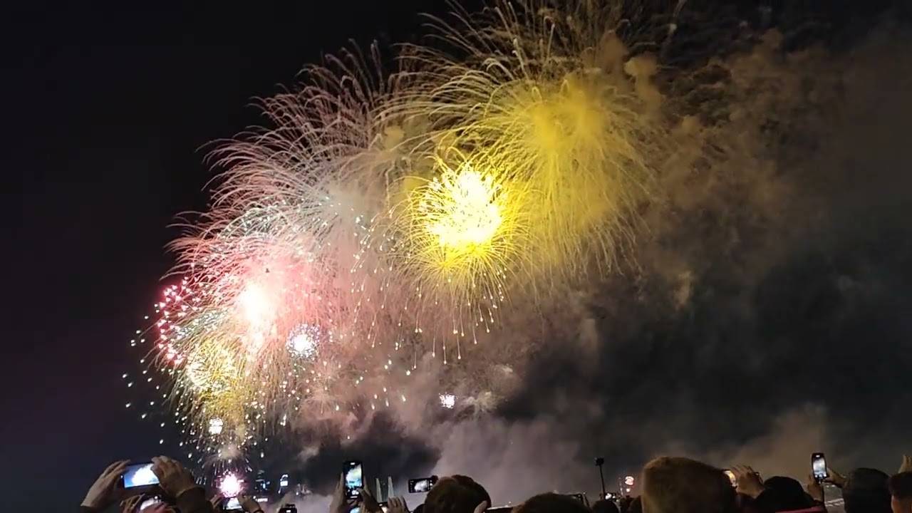 2025 САЛЮТ в МОСКВЕ на 9 Мая, вид с Воробьёвых гор.