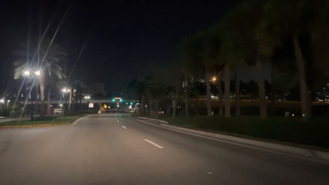 Ночными дорогами. Miami. Night Drive. Ambient Music. CHRISTOFFER MOE DITLEVSEN - Path to the Abyss смотреть онлайн