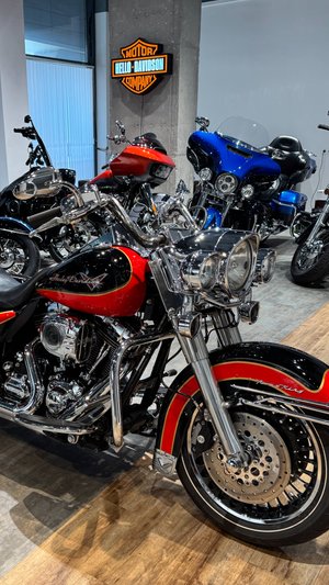 2009 Road King Red&Black 75K
