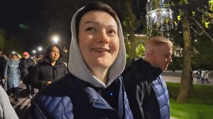 УГОВОРИЛА Вована сходить на САЛЮТ! Что то пошло НЕ ТАК! Нас чуть не ЗАДАВИЛА ТОЛПА! День Победы Влог