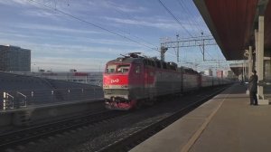 Электровоз ЧС7-014 (ТЧЭ-18) со скорым поездом №142М Курск - Москва.