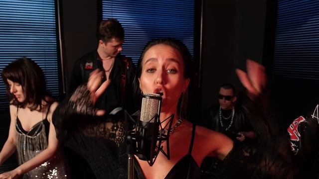 -7017483145204686225