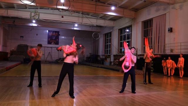 Веселая Арена - Рок н ролл смотреть онлайн