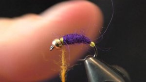 Мушка на хариуса. Пряжа мохер. фиолетовая мушка.