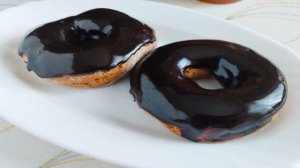 Пончики с шоколадной глазурью