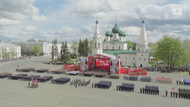 В центре Ярославля прошел парад Победы