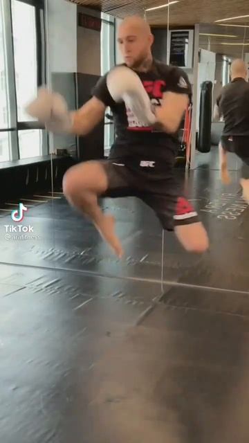 борец решает пройти в ноги #бои #смешанныеединоборств? смотреть онлайн