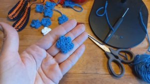 Простой вязаный крючком цветок