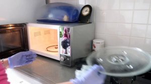 Микроволновка блестит как новая: ПРОСТОЙ СОВЕТ, который сэкономит много времени