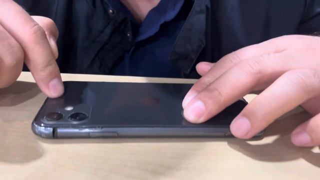 Замена задней крышке iPhone 11 за 1000 руб. смотреть онлайн