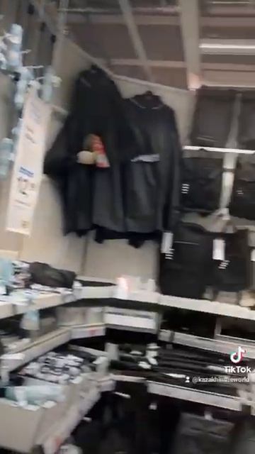 А это знаменитая Икея, где есть всееее #исследование #о смотреть онлайн