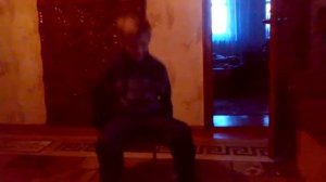 Хлооп!Сел на шарик!