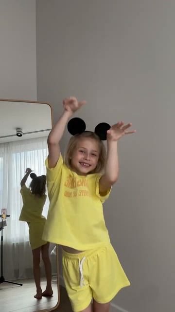 Это я тики тики бани-бани под трек Поли🐰 смотреть онлайн