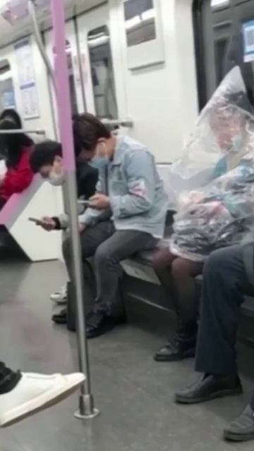 просто женщина ест банан смотреть онлайн