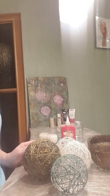 Шарики, вазочки из ниток. Делайте с детьми! 👍 смотреть онлайн