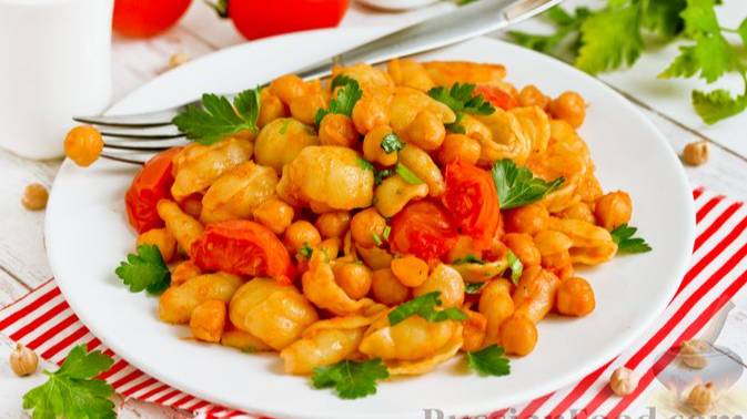 Просто и вкусно! МАКАРОНЫ С НУТОМ И ПОМИДОРАМИ