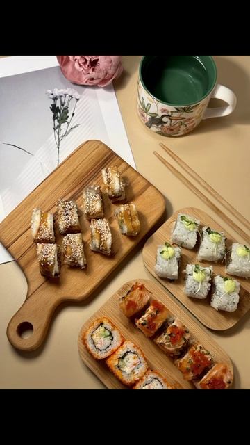 -20% и роллы в подарок от ТАНУКИ 🍱✨ забирай горячие про