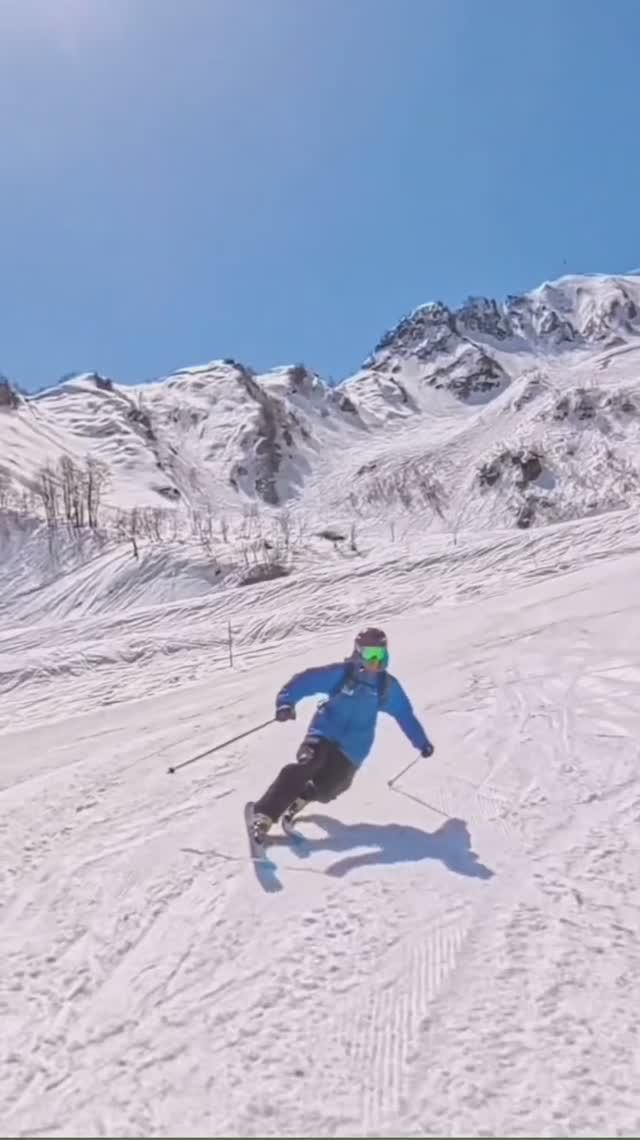 Один спуск в телемарк повороте