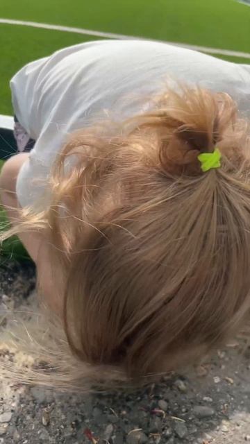 Третий ребенок ест с пола, как реагировать? смотреть онлайн