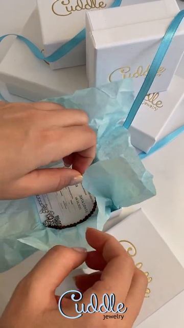 Браслет с натуральным гранатом от Cuddle Jewelry смотреть онлайн