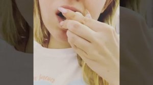 Ест мел. Внезапное желание поесть мела 😂