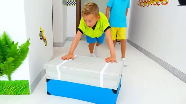 Влад и Никита собирают коллекцию игрушечных машинок   Hot Wheels Monster Trucks