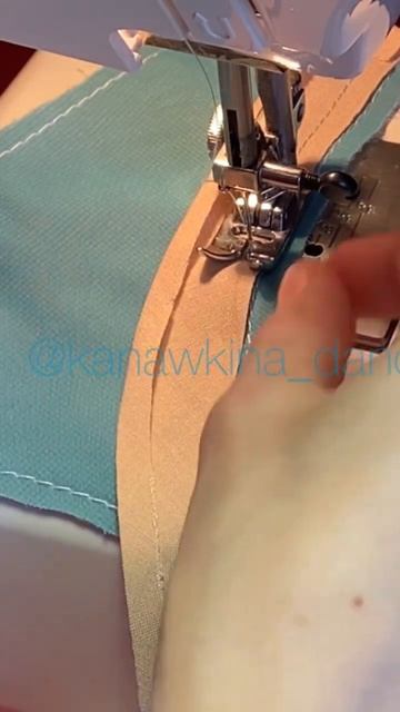 Укладываем косую бейку #шьемвместе #учушить смотреть онлайн