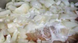 Куриные ножки с луком и картофелем в рукаве