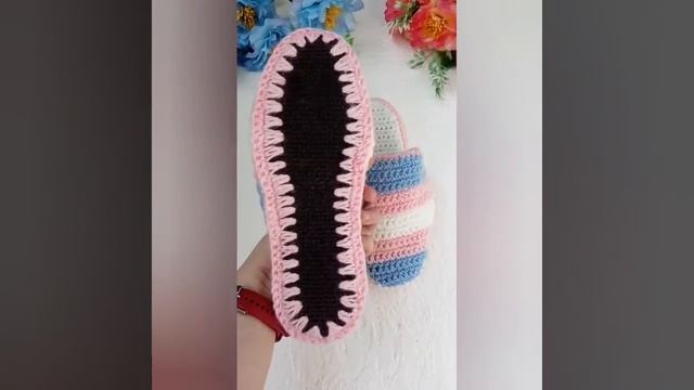 Crochet slippers. Slippers. Knitting slippers. Вязаные тапочки крючком. Вязаная обувь. Шлепансы. смотреть онлайн
