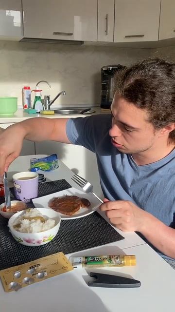 Ешь как азиант #еда #приколы #скуф #батя #юмор #лайфхаки смотреть онлайн