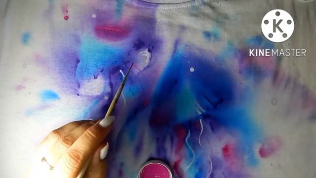 Роспись футболки красками по ткани. Медузы.