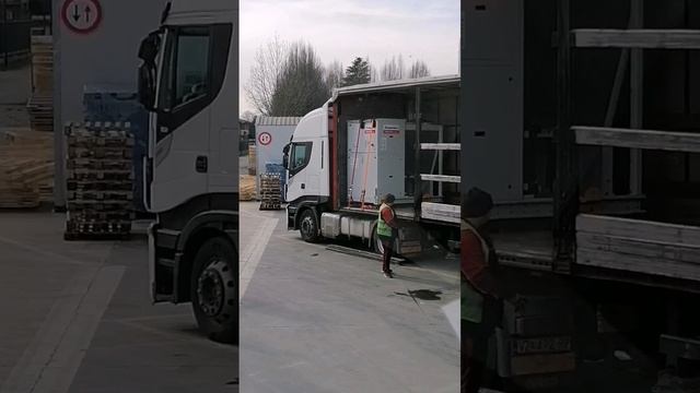 Сила есть, ума не надо!!! Повредил груз 😱🤭 #дальнобой # смотреть онлайн