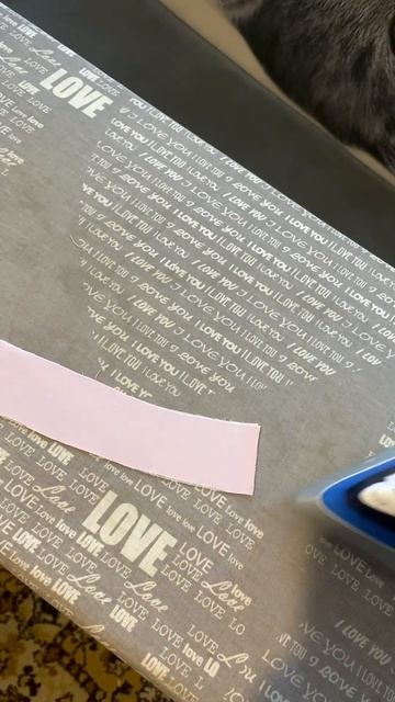 Как втачать молнию в шелковую юбку #швея #шитье #шьюназ смотреть онлайн