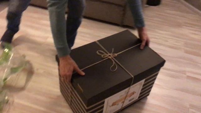 РАСПАКОВКА ПЛЕДА || КРАСИВАЯ КОРОБКА, КРАСИВЫЙ ПЛЕД ИЗ МЕРИНОСА смотреть онлайн