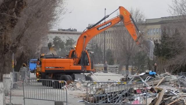 Ремонт улиц Волгограда удаление магазина Магнит с пло