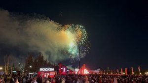 🎇Праздничный салют в Москве в честь Дня Победы 
 В столице прогремел великолепный салют, посвящённ