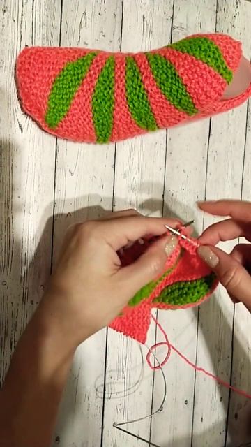 Новый способ вязания спицами следков 🔥 смотреть онлайн