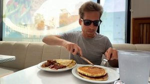 Раз твою жену повысили, будет платить мой кредит! Не то