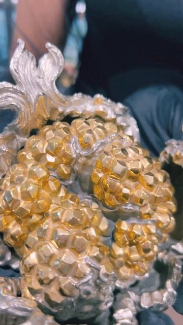 Авторская скульптура из бронзы "Золотой гранат" смотреть онлайн