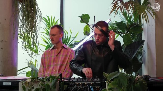 Chaos In The CBD - Особое Даунтемпо | RA Greenhouse Sessions