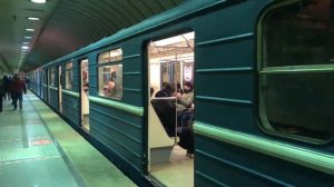 81-717/714.5М и 81-714.5М Перекраска Московский транспорт На станции Римская