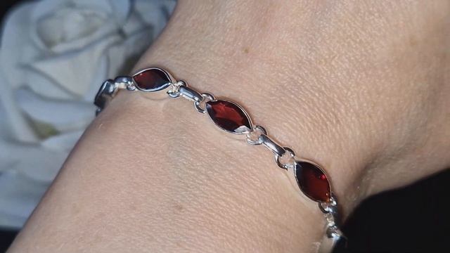 Серебряный браслет с красными гранатами смотреть онлайн