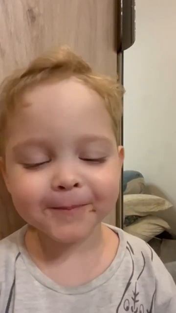 Ель удивляет каждую секунду #shorts смотреть онлайн