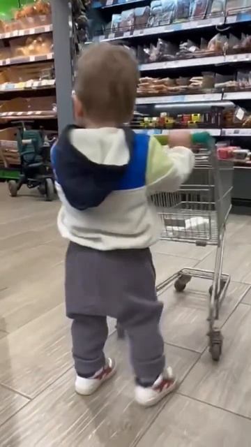 Севику родители не дают есть хлеб , вот и решил Севик к? смотреть онлайн